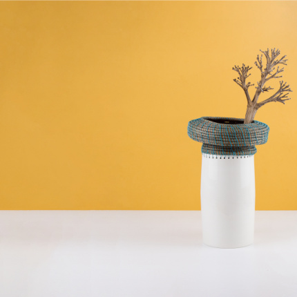 Caruma-Yellow-vase_lapa-interior_design