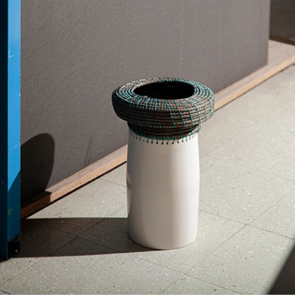 Caruma-Yellow-vase_lapa-interior_design
