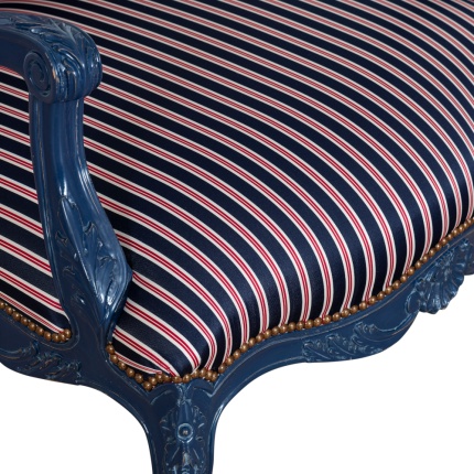 Viena Armchair by Lapa Interior Design – upholstered chair with curved back and wooden legs